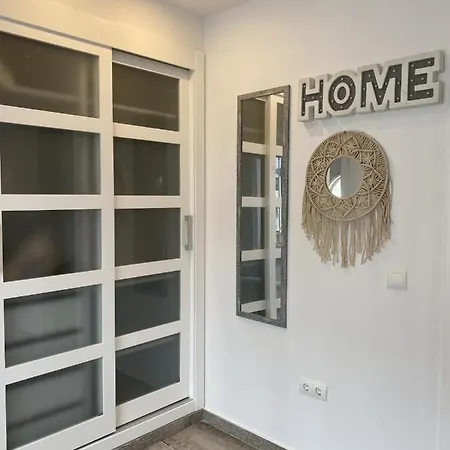 Linda Vista Apartment *